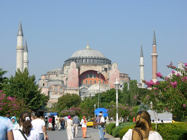 Ayasofya (Haghia Sophia) i Istanbul, bygd som  kyrkje og vigsla av keisar...