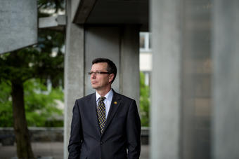 Dag Rune Olsen er ny rektor ved Universitetet i Bergen. Han starter i jobben...