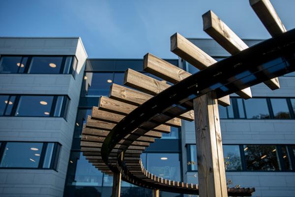 Bilde av en spiraltrapp utenfor Alrek helseklynge