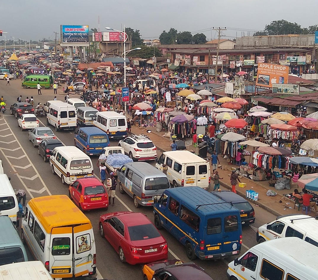 Accra, trafikk og marked