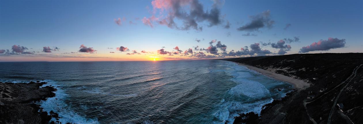 Blombos by night