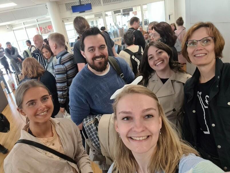 Delegasjonsfølget klar for avreise på Flesland