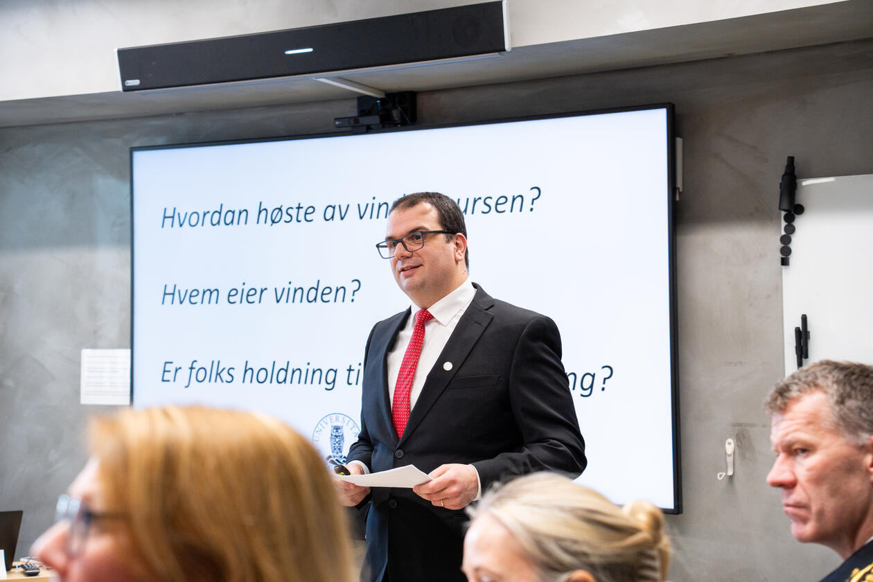 BOW-direktør Gebhardt takker for besøket.