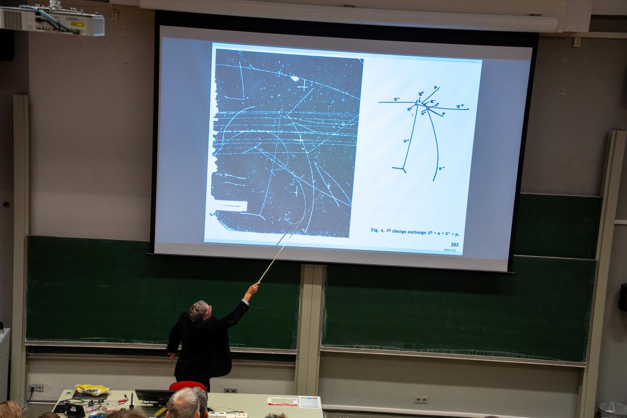 Professor Bjarne Stugu sammenfattet partikkelfysikken i Bergen og CERN fra 60-årene til i dag.
