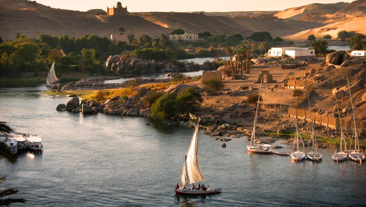 Nilen er verdens mest myteomspunne og omstridte elv. Her ved Aswan, sør i Egypt.