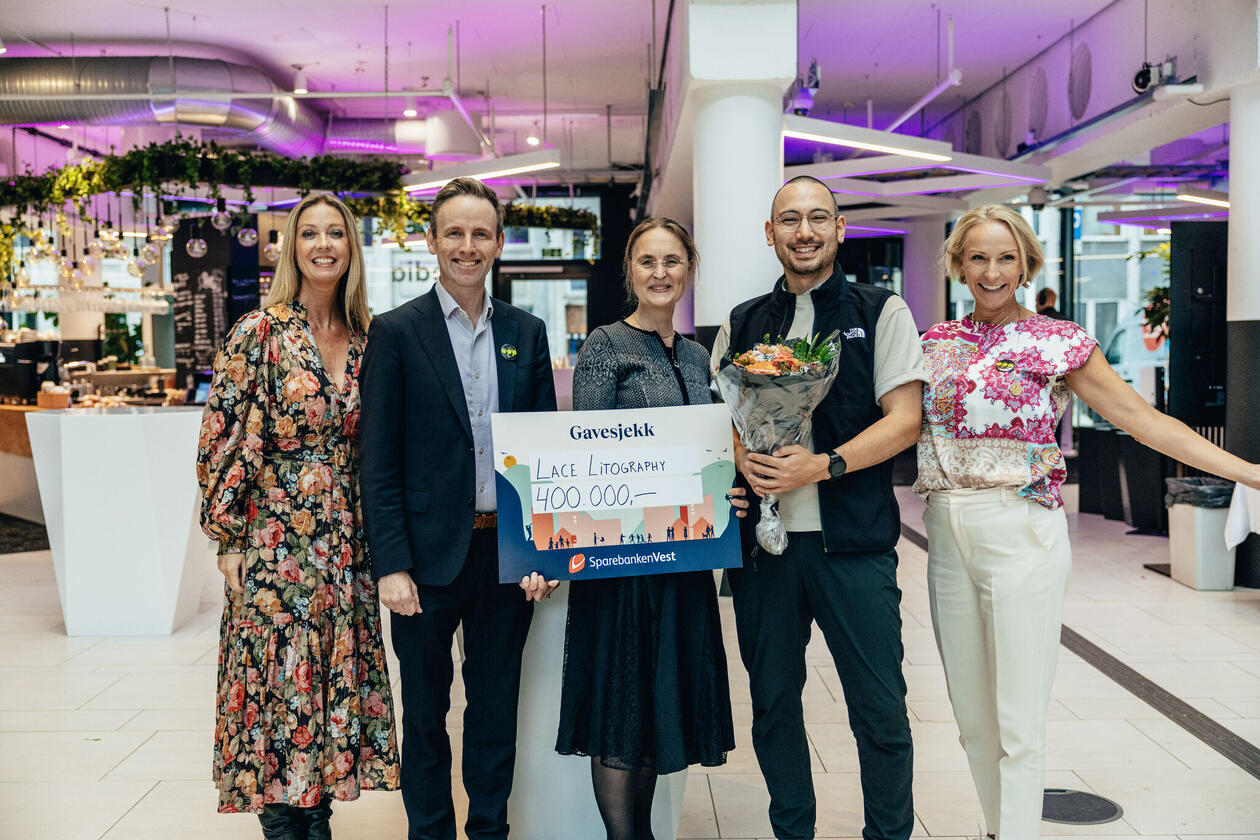 Vinnerne av Vestlands beste ide 2023 avbildet i Media City Bergen