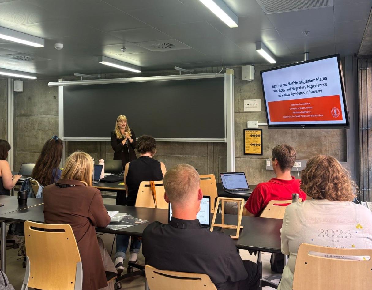 Aleksandra Kas presenterer på NordMedia25-konferansen 