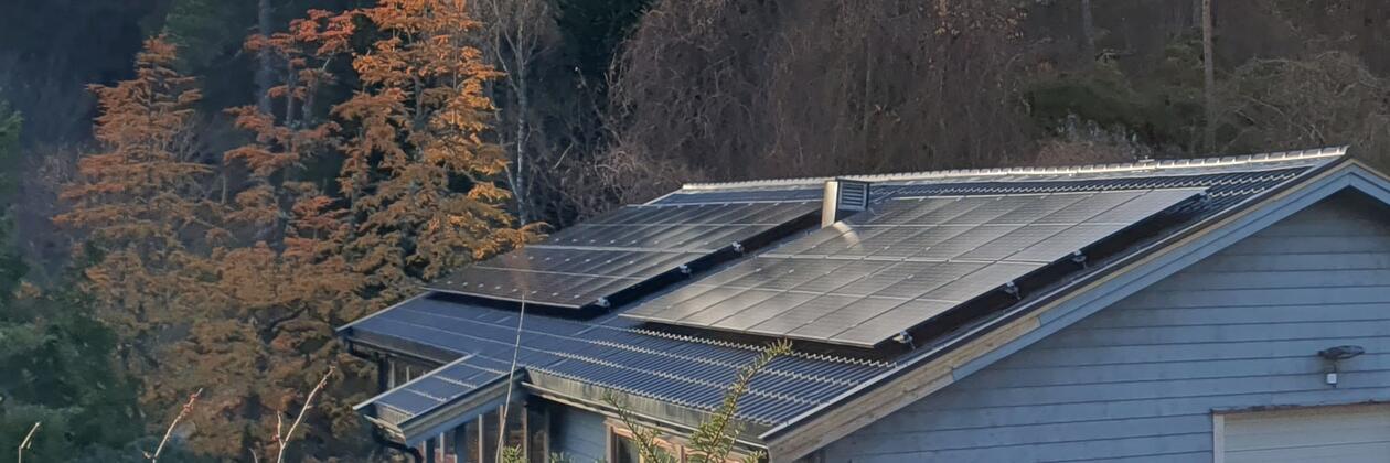 Solar pannels on the driftsbygg roof