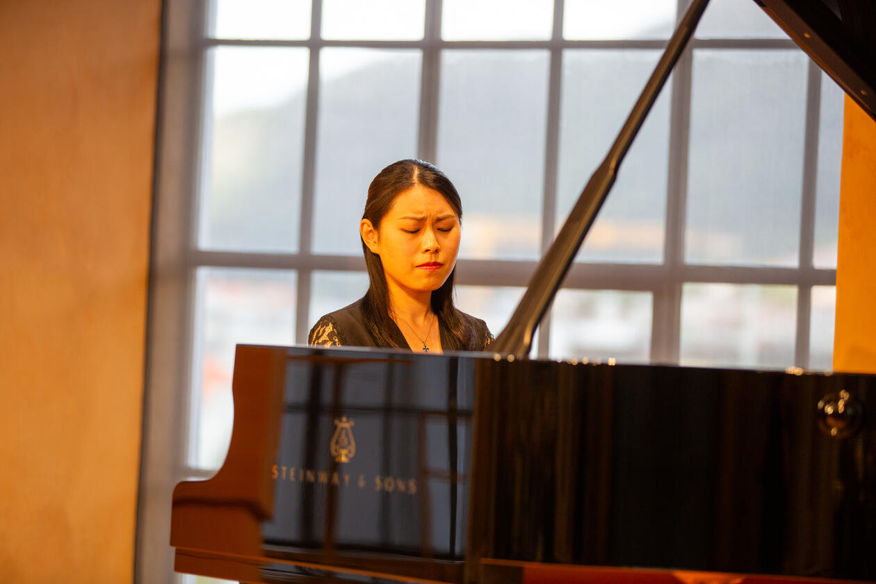 Marina Matsuoka fremførte flere innslag av Grieg under seremonien.