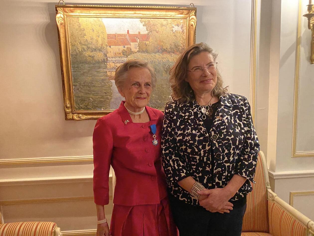 Kjersti Fløttum og Frankrikes ambassadør til Norge Florence Robine. 