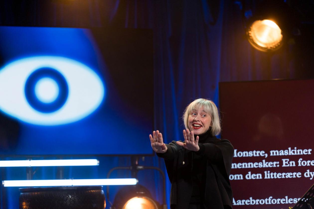 Bilde av Janne på scenen