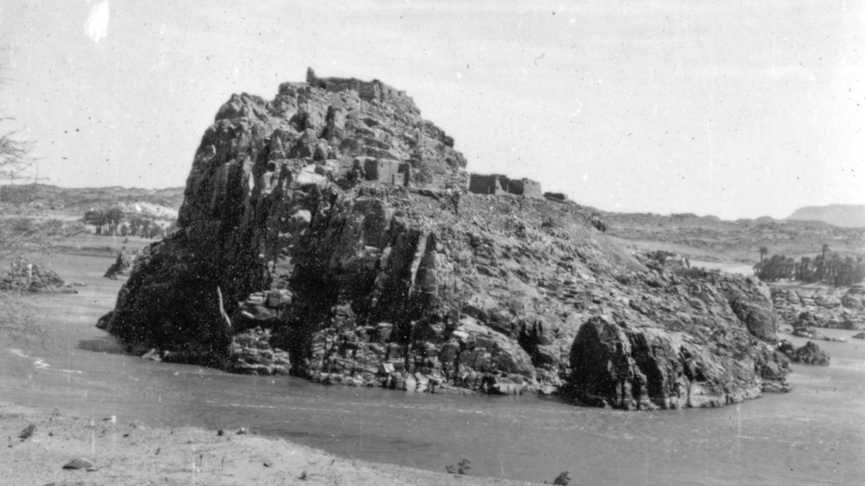 Old photo of an island in the Nile