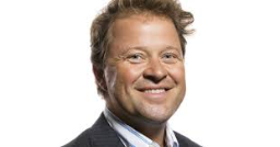 Arne Hjeltnes er konferansier gjennom dagen