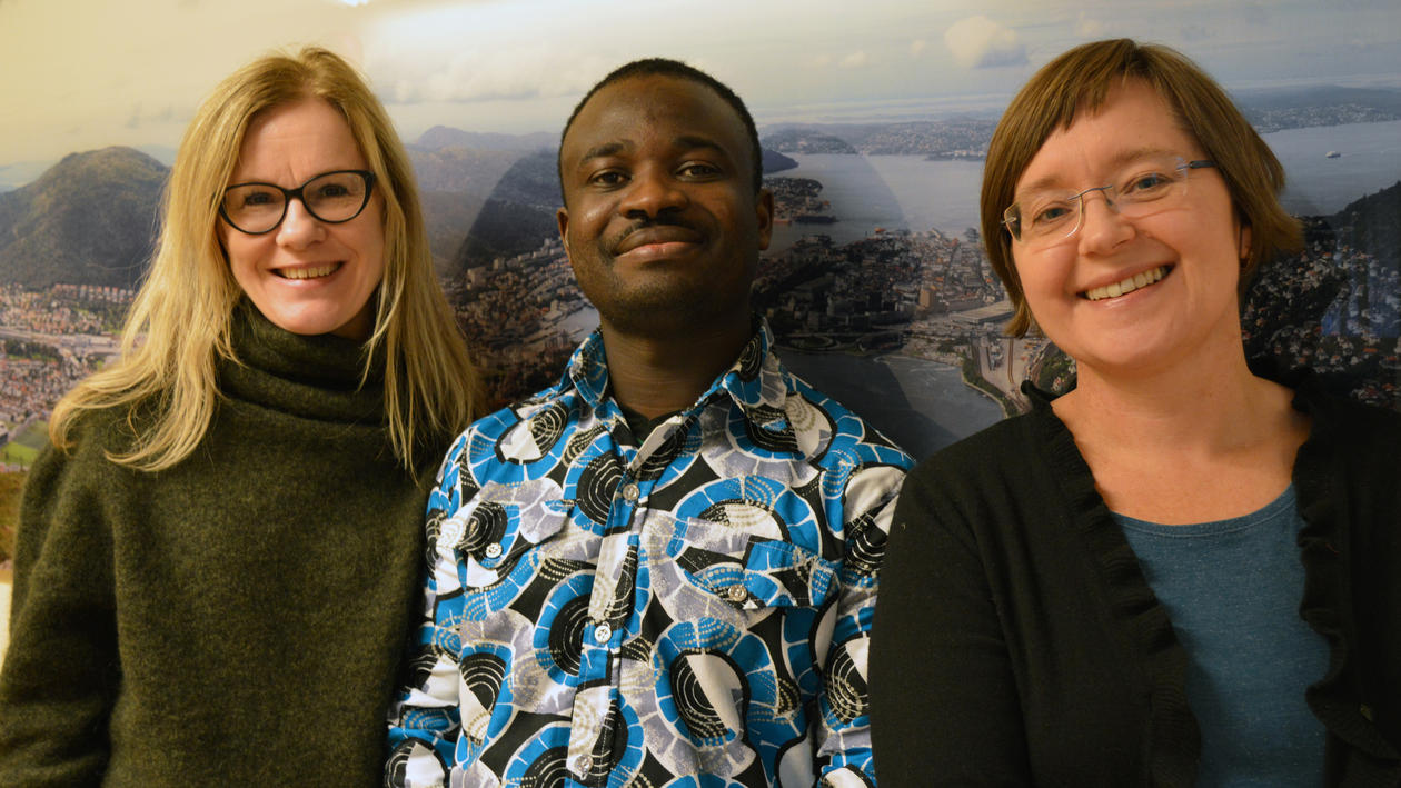 Ragnhild Overå with her helpers Anne-Kathrin Tomassen and Festus Boamah.