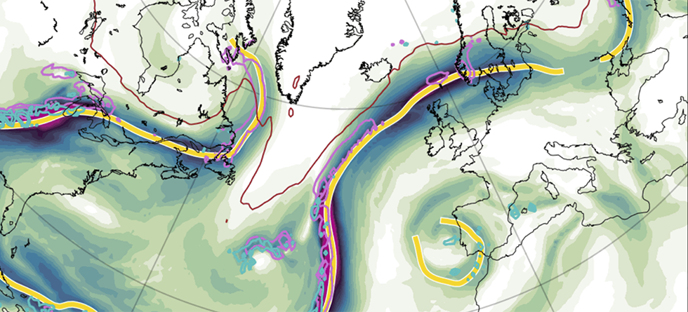 Den atmosfæriske elven som treffer Norge på torsdag, inneholder vann som kommer langt sørfra. Kartet viser transport av vanndamp i atmosfæren, med sterk transport i mørkeblått og fiolett.