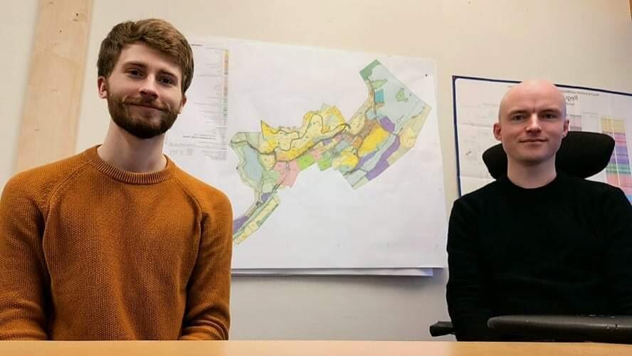 Oddbjørn og Axel på kontoret