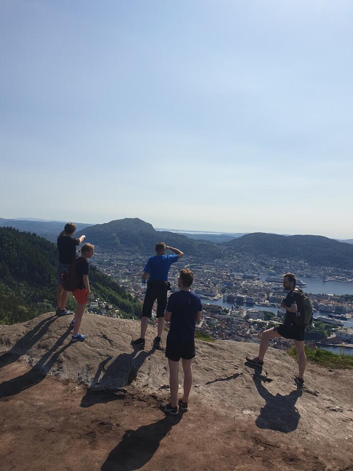 Utsikt over Bergen frå eit fjell