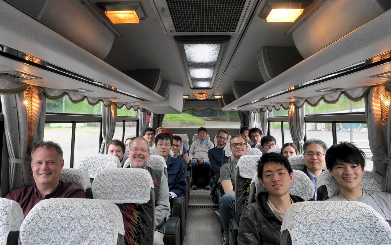  Fornøyde norske og japanske studenter og forskere klare for tur til Tono by. Foto: Munetaka Shimuzu Opphavsrett: Munetaka Shimuzu