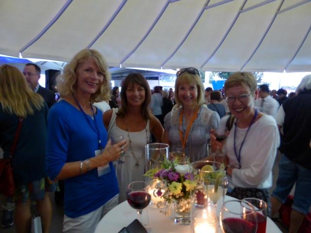 Bilde av fire professorer på ECER-konferanse. Professor Kari Smith, Universitetet i Bergen, Louise Hayward, University of Glasgow Professor Vivienne Baumfield, University of Glasgow og Professor Ruth Leitch, Queens University, Belfast