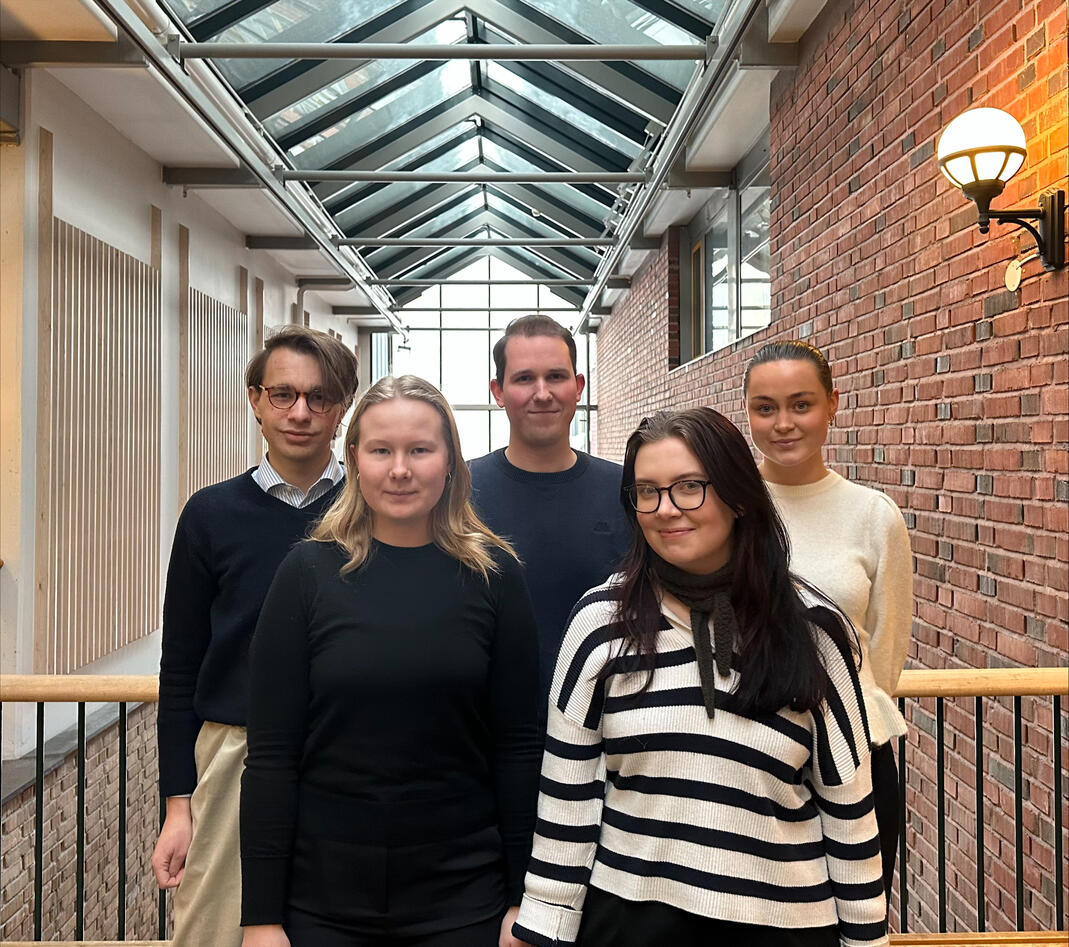 Bilde av studentene som skrev rapporten.