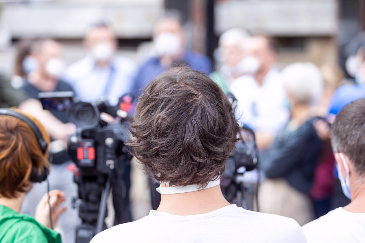 Illustrasjonsbilde av pressekonferanse under covid 19-pandemien