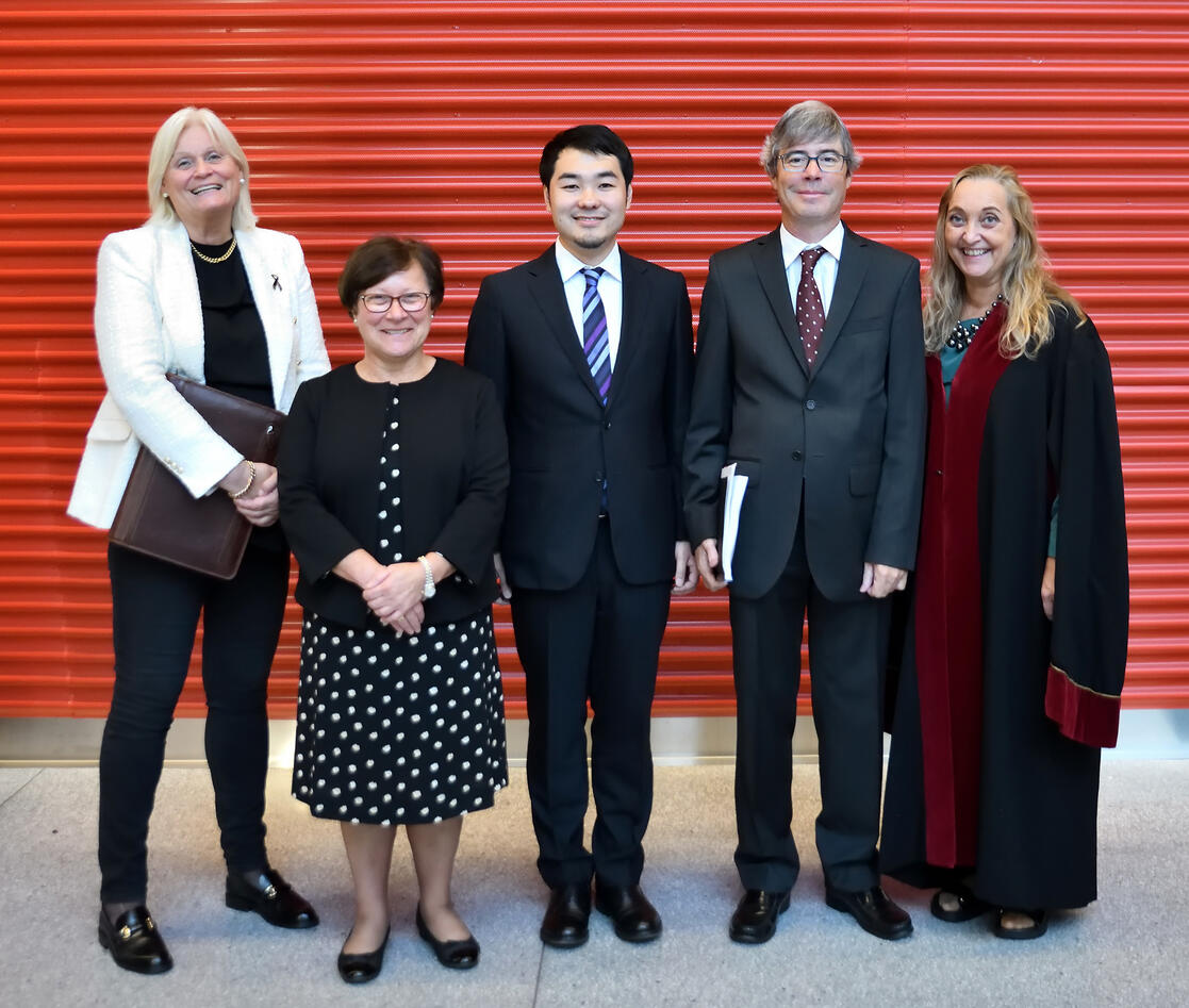 Picture of candidate, commitee and custos