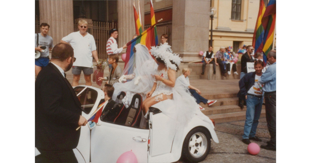 Bilde fra Universitetsplassen i Oslo, under Pride parade.