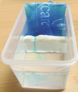 Strøm over en terskel