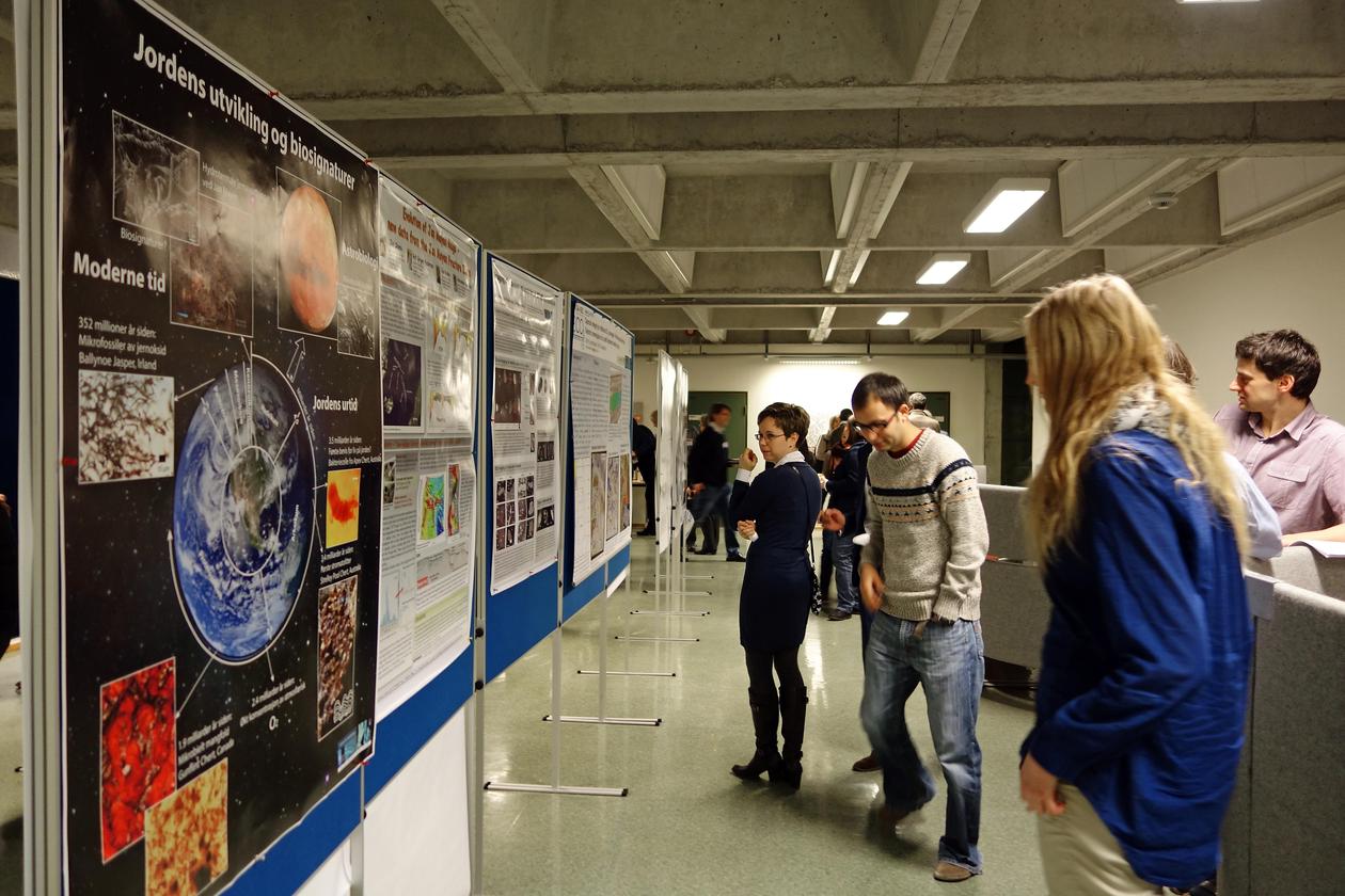 Geo Partnere ser på Poster