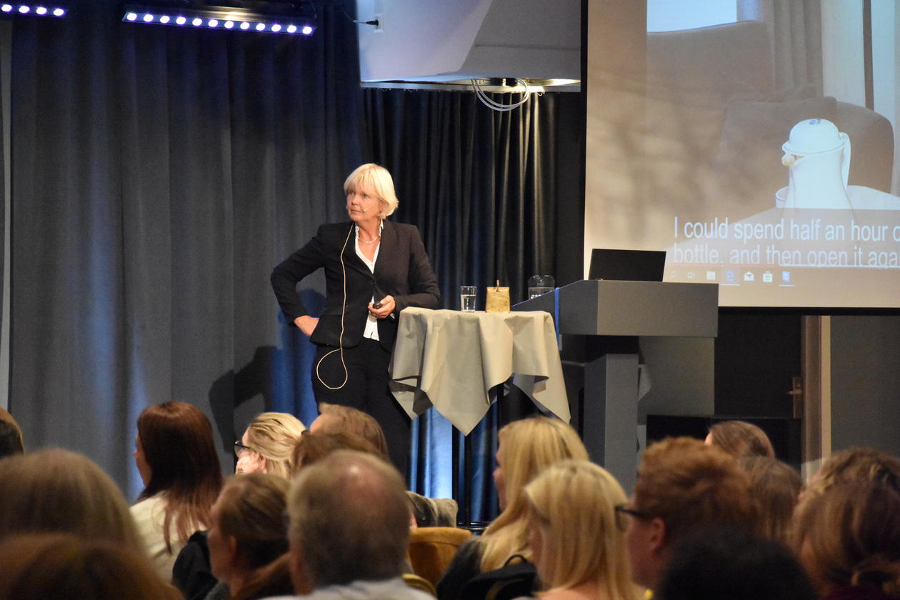 Gerd Kvale, professor i klinisk psykologi, UiB Gerd Kvale presenterer 4 dagers modellen