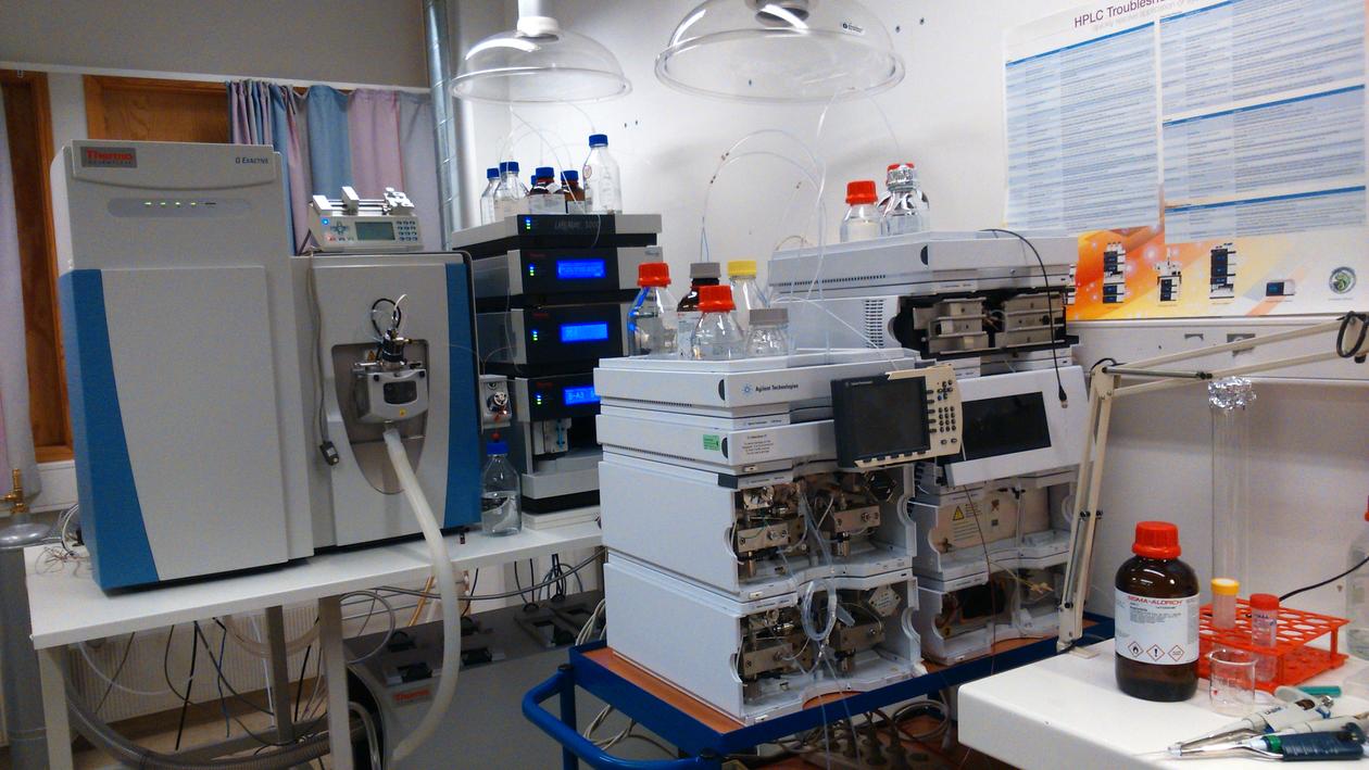 The image shows the set up of the LC-MC from Thermo Fisher Scientific instrument in the lab