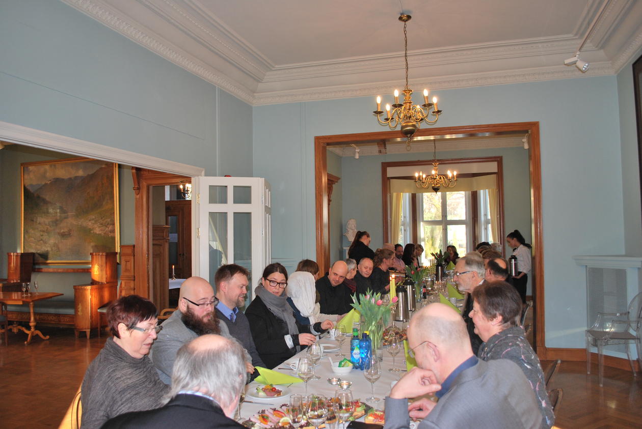 Det var en stor samling av kolleger, venner og familie, som møtte opp for å takke av Bjørkelo i Knut Fægris hus.