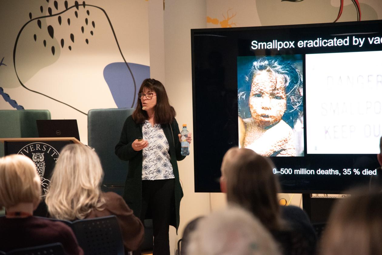 Rebecca Cox på scenen