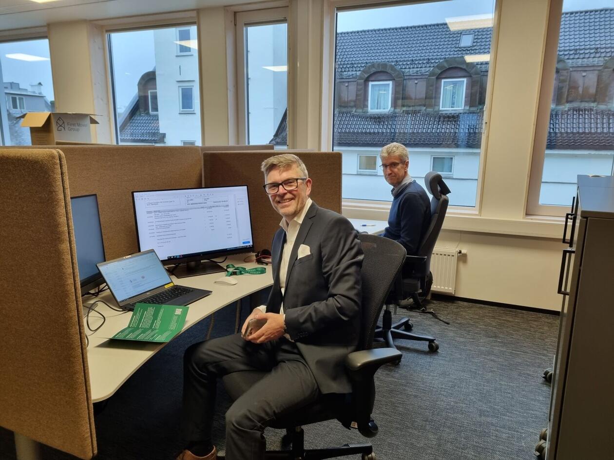 Ansatte i kontorlandskap på EiA