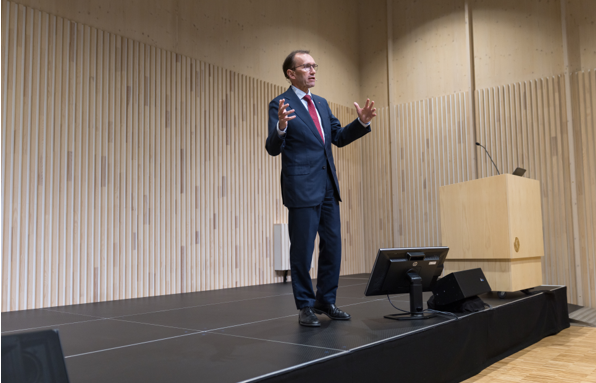 Utenriksministeren på UiB besøk