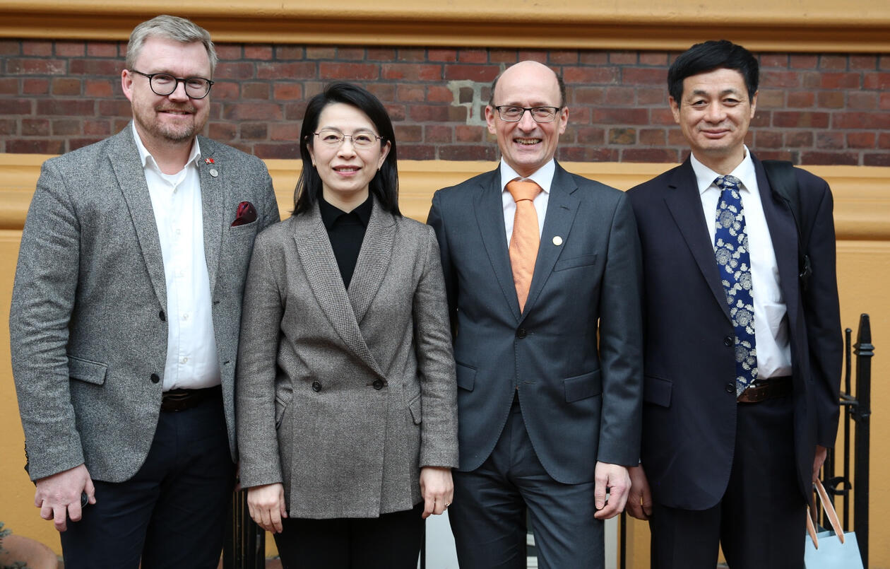 Den kinesiske ambassadør til Norge. Det juridiske fakultet, UiB