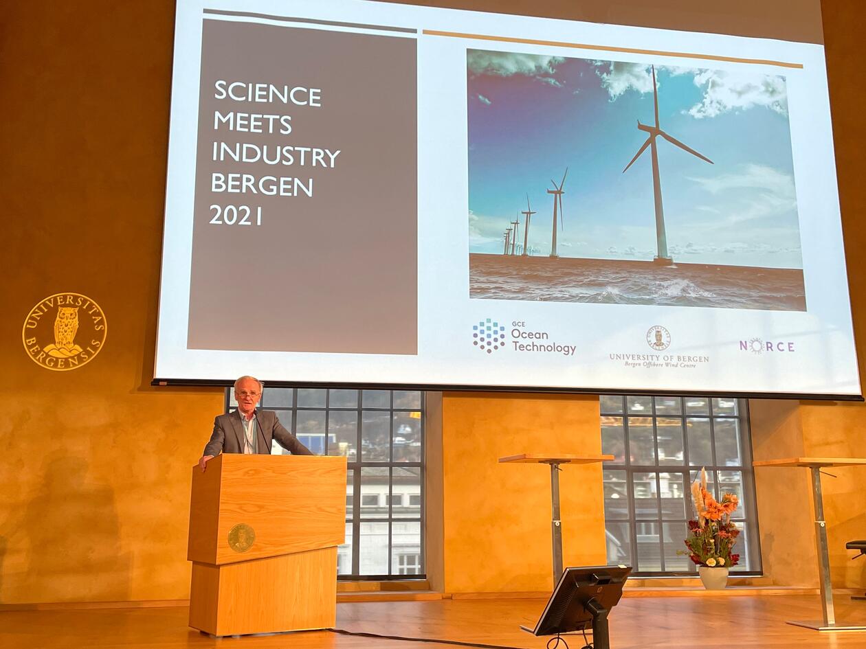 Bilde av Finn Gunnar Nielsen som åpner Science Meets Industry