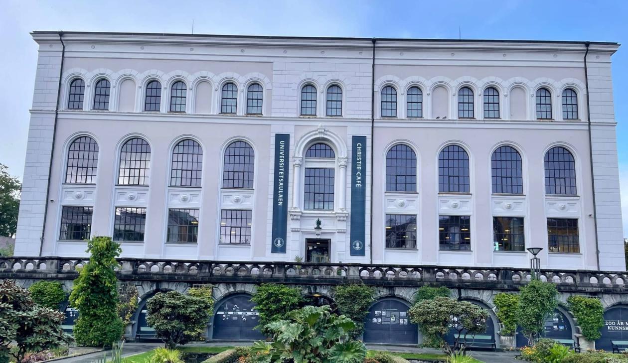 Bilde av universitetsmuseet m/aula