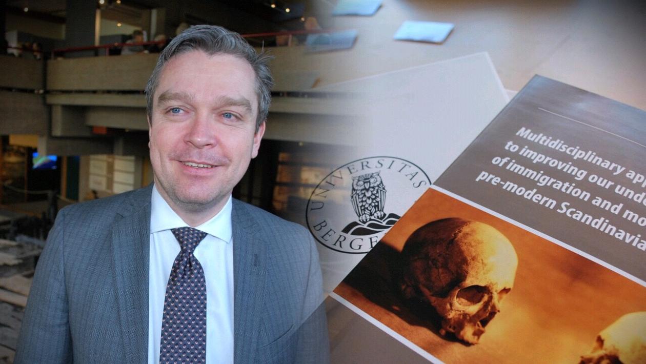 Postdoktor i arkeologi ved AHKR, Stian Suppersberger Hamre, ledet konferansen på Bryggens Museum.