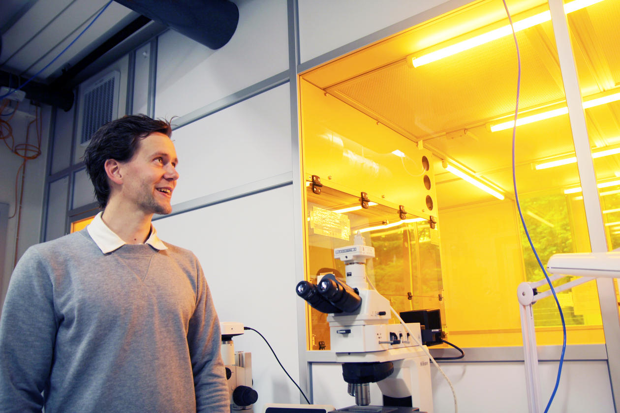  Martin Møller Greve drømmer om å forske seg frem til høyeffektive solceller som kan løse fremtidens energibehov.