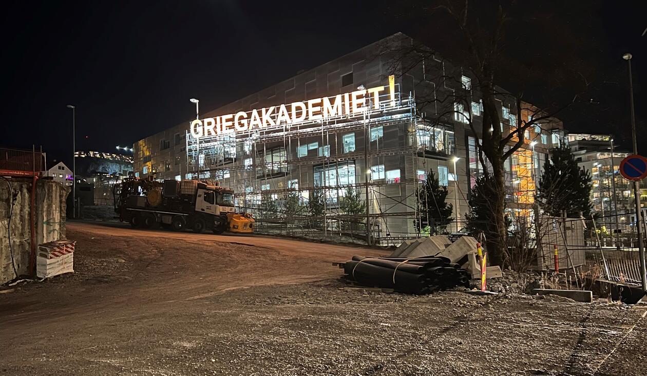 Bilde av tomten hvor Griegakademiet skal bygges