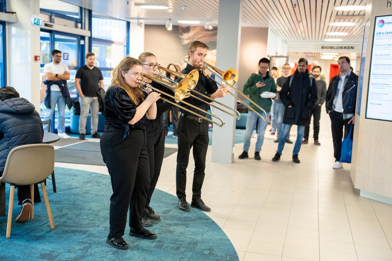 Fanfare ved Høyteknologisenteret.