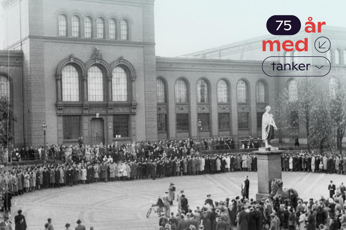  From the opening of UiB in 1946. The University Museum depicted with many people in the square. At the top right it says "75 years of thoughts"
