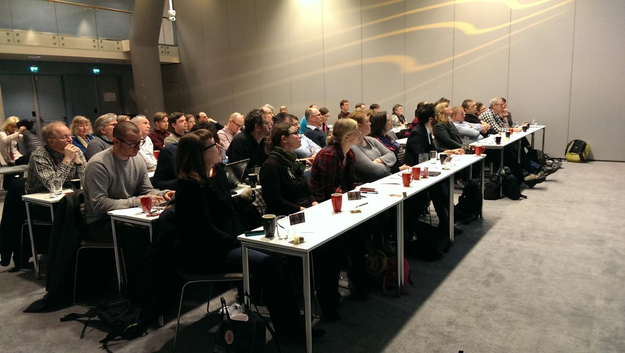 Deltakerne under et plenumsinnlegg på strategidagen 