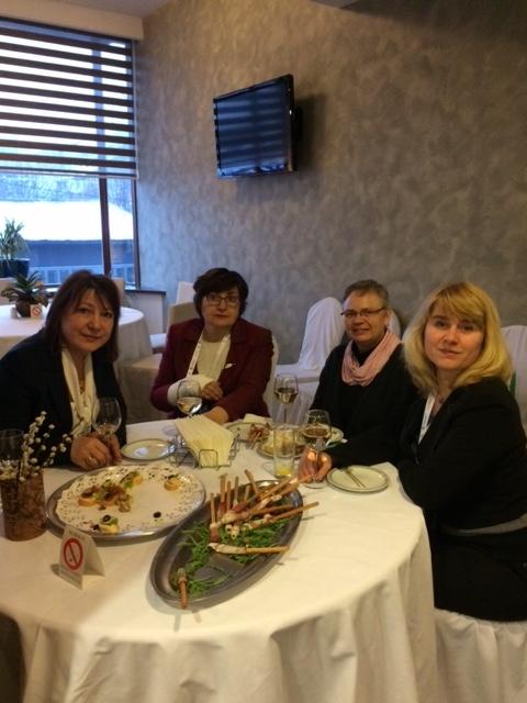 Lone Holst med kollegaer