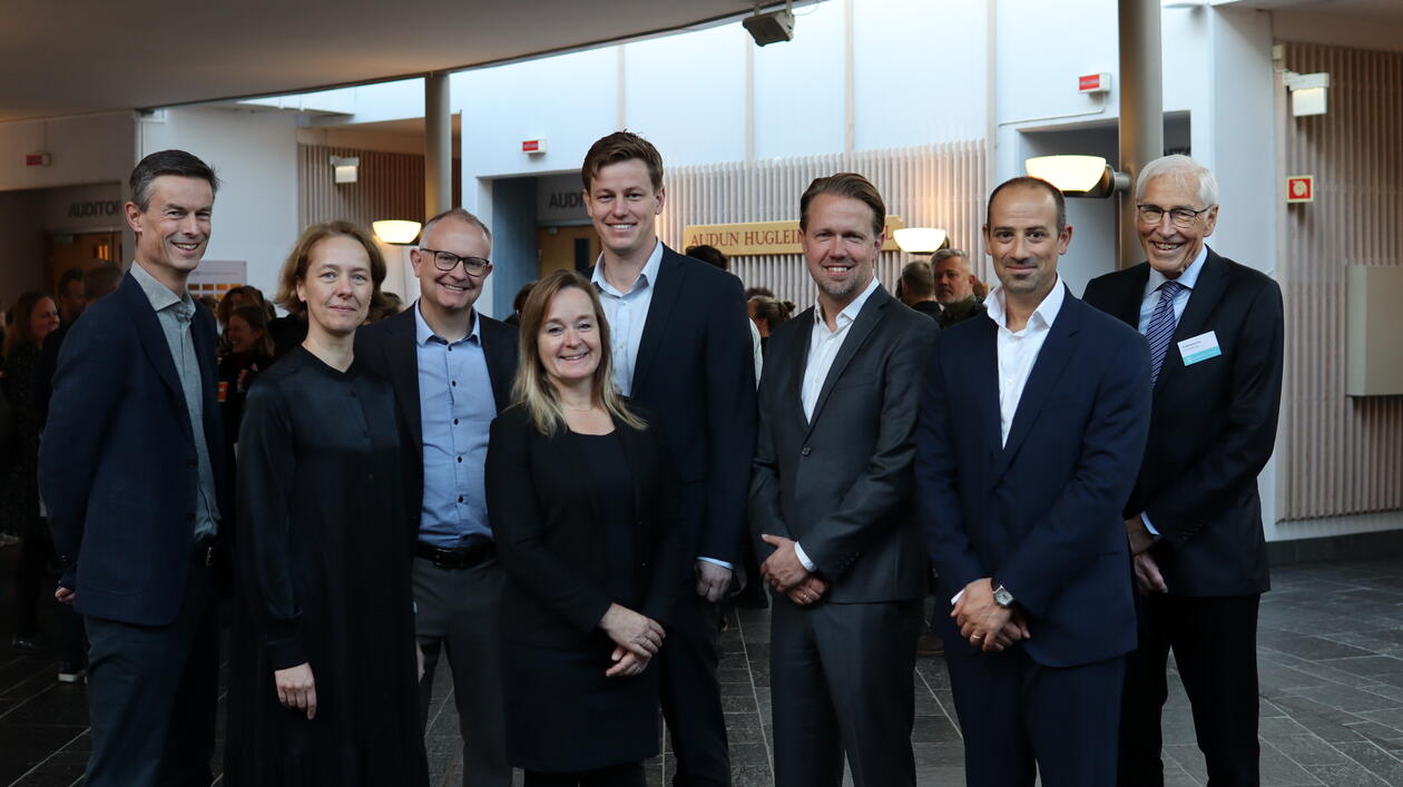 Photo of the lecturers and representatives from the Norwegian Tax Authorities.