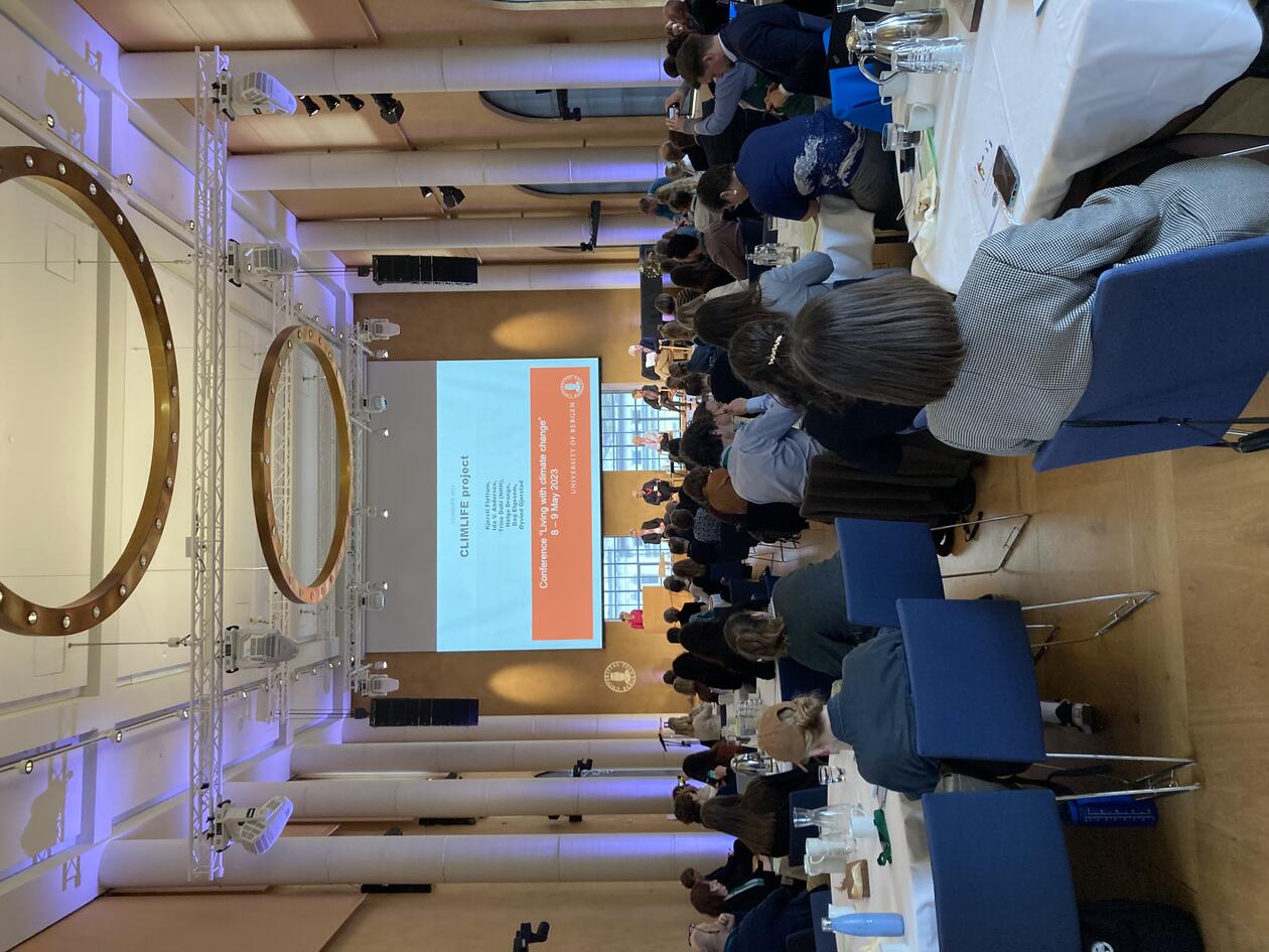 Universitetsaula Living with climate change-konferanse. Presentasjon ved CLIMLIFE-gruppen.