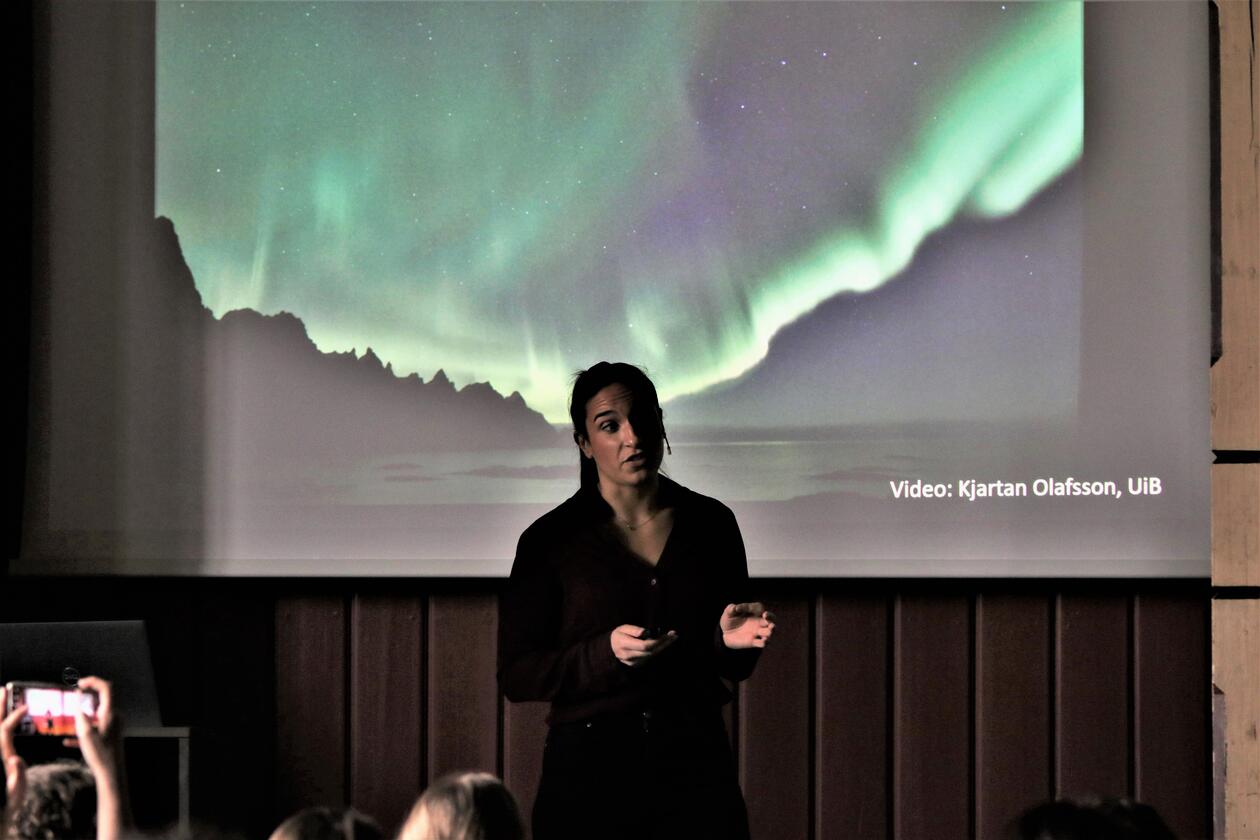 Flere unge forskere formidlet inspirerende om sine prosjekter. Blant disse var Josephine Salice, stipendiat på Birkelandsenteret for romforskning, som nylig vant Forsker Grand Prix i Bergen for et foredrag om forskning på blant annet nordlys. 