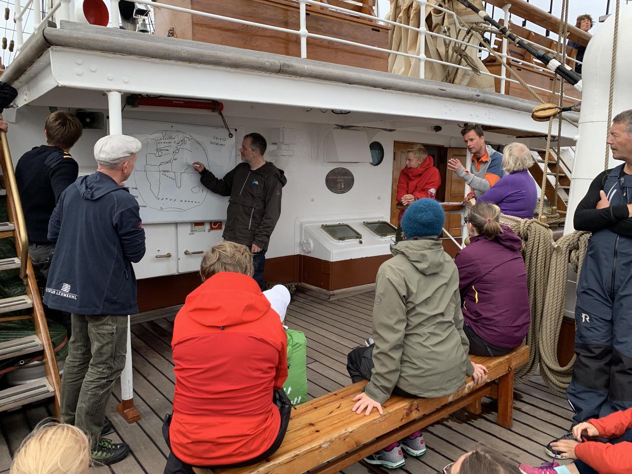 Undervisning på Statsraad Lehmkuhl