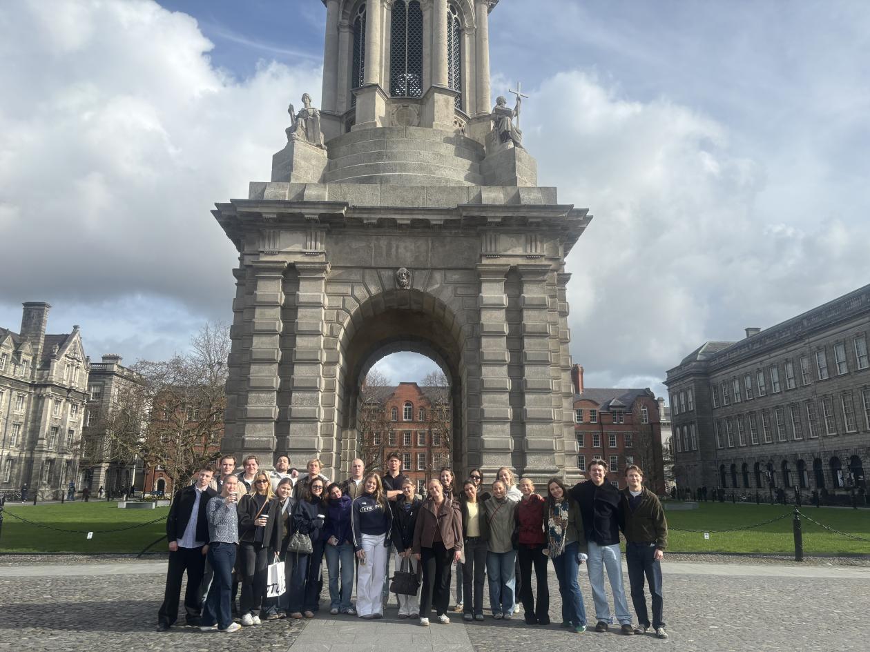 Sampolstudenter på tur